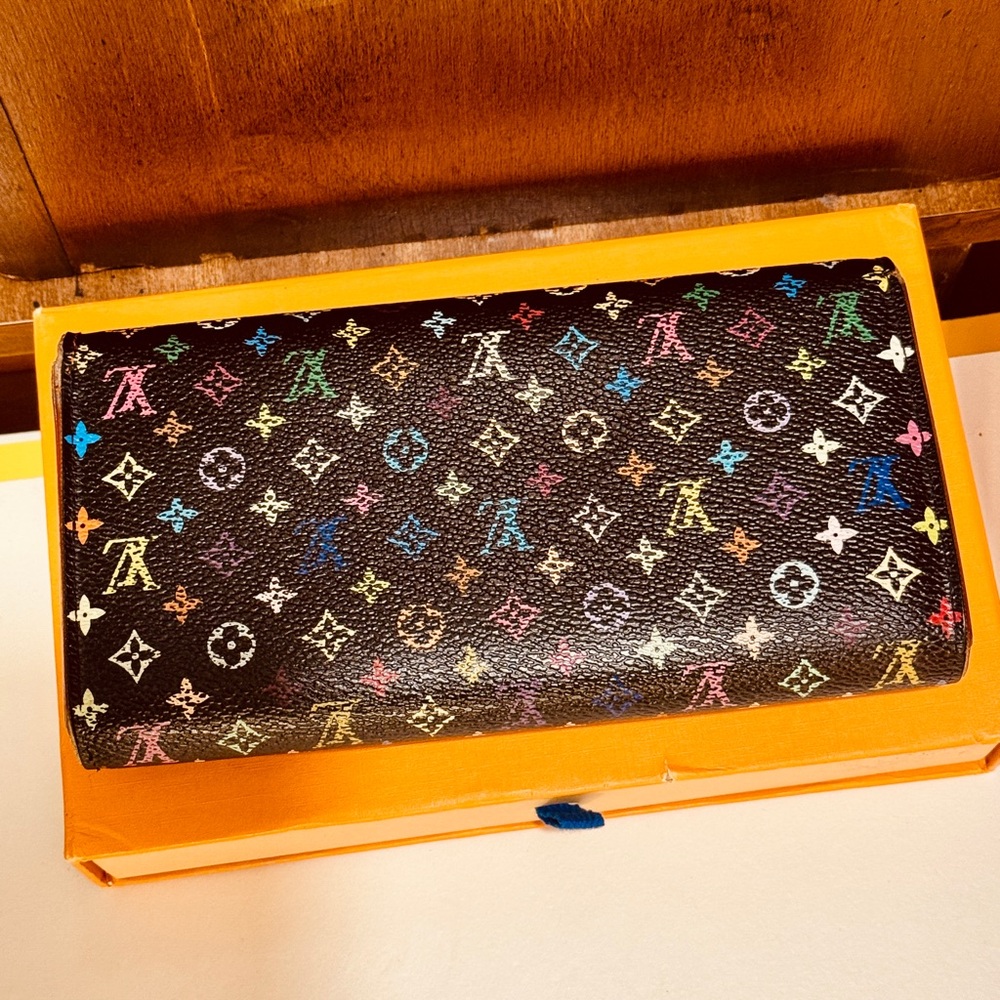 Multicolor Designer Women's Wallet - Picture 16 of 16
